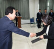 2015,10,19일자 신규 및 전보 임용장 교부 신규자 부모초청 기념촬영 (2)