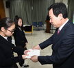 2015 상반기 고교진학후 성적우수학생 장학증서 전달식 (2)