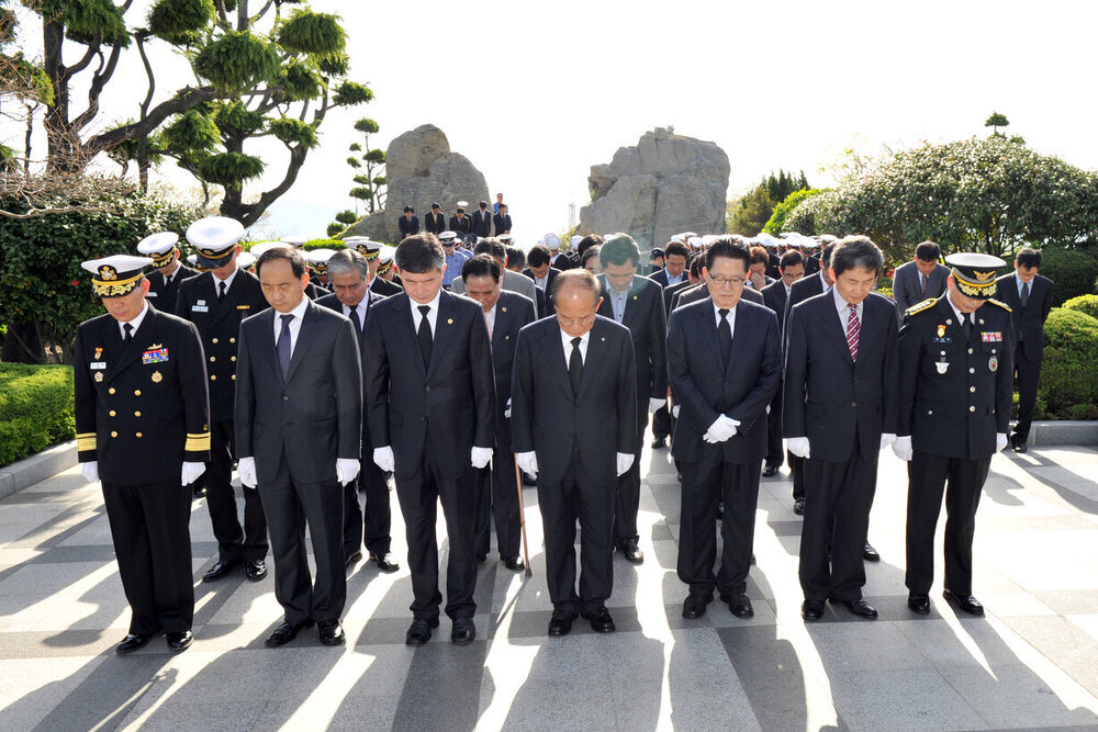 충무공탄신제467주년동상참배07(2012,4,28,유달산).jpg