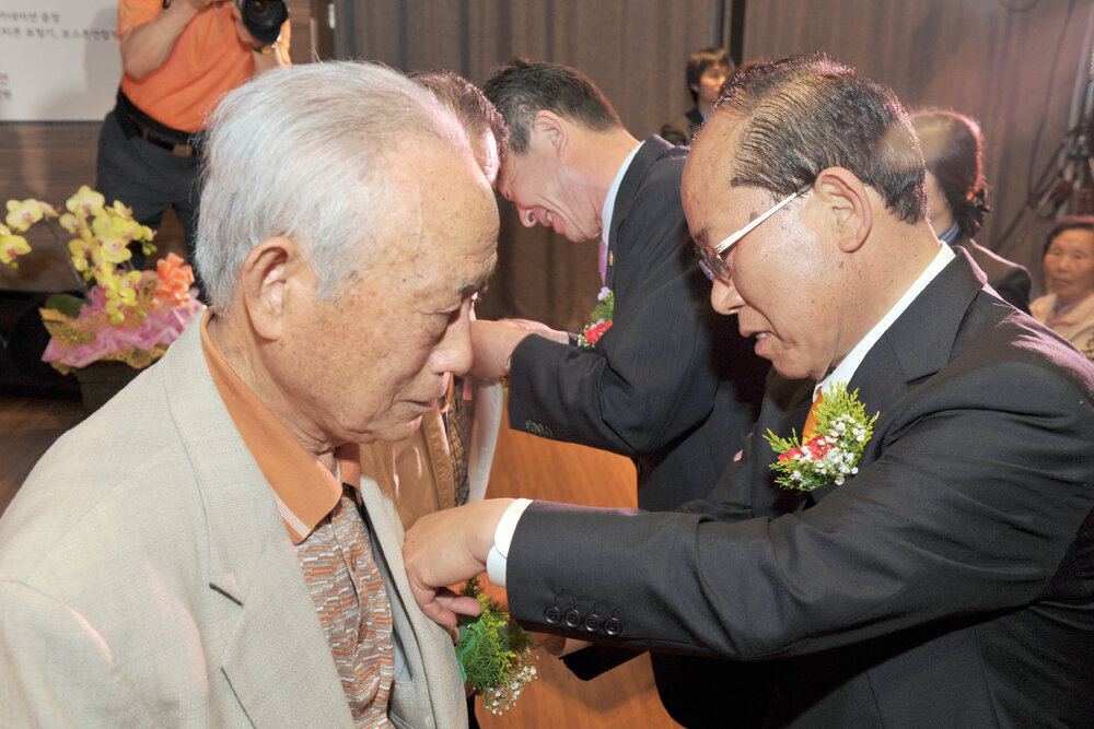 어버이날기념식03(2012,5,8,이랜드노인복지관).jpg