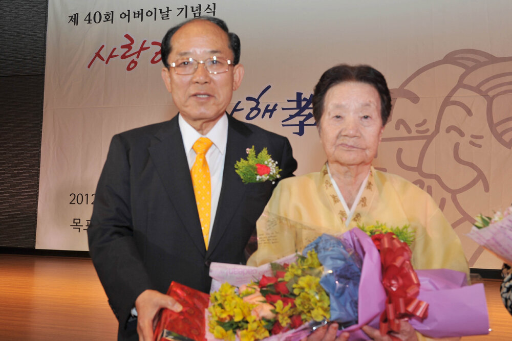 어버이날기념식08(2012,5,8,이랜드노인복지관).jpg