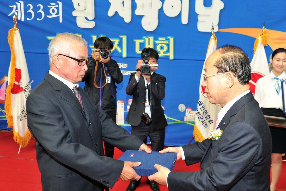 힌지팡이의날기념복지대회02(2012,10,30,목포체육관).jpg