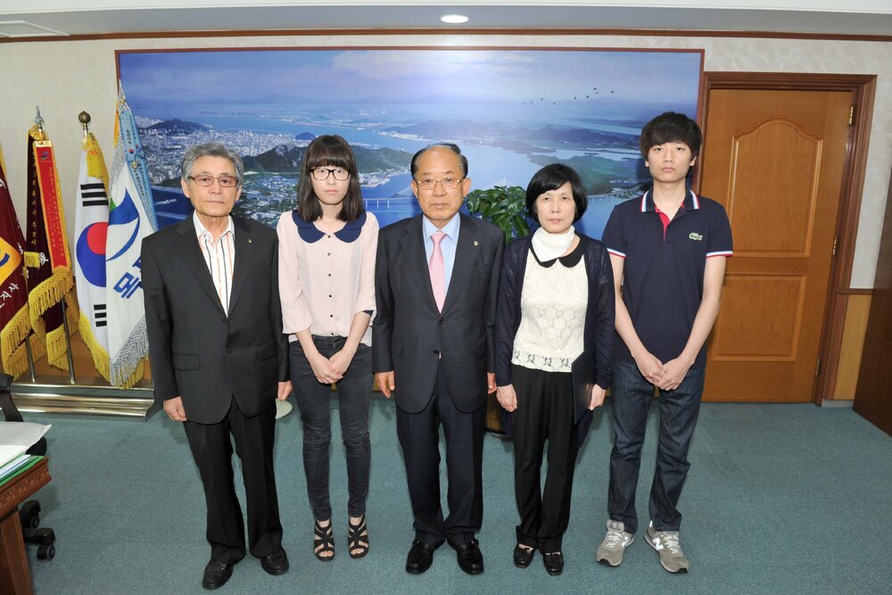 고김성기책임관사무관승진임용장교부04(2013,6,3,시장실).jpg