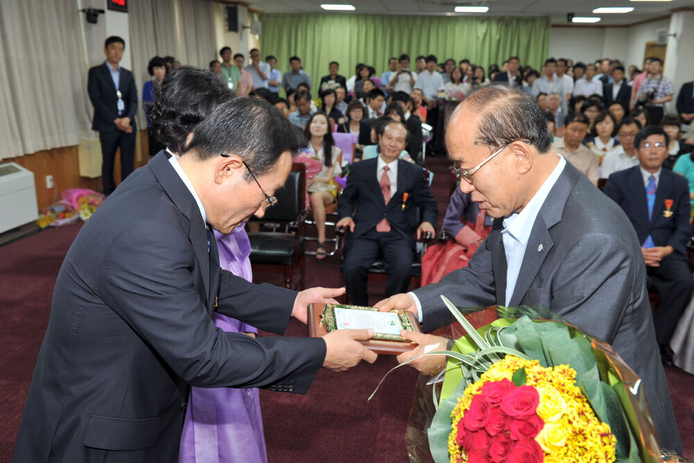 2013정부포상전수및퇴임식08(2013,6,28,상황실).jpg