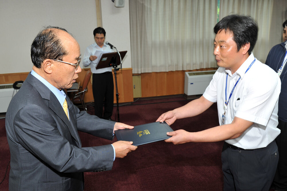 2013,9,13일자승진임용장교부01(2013,9,13,상황실).jpg