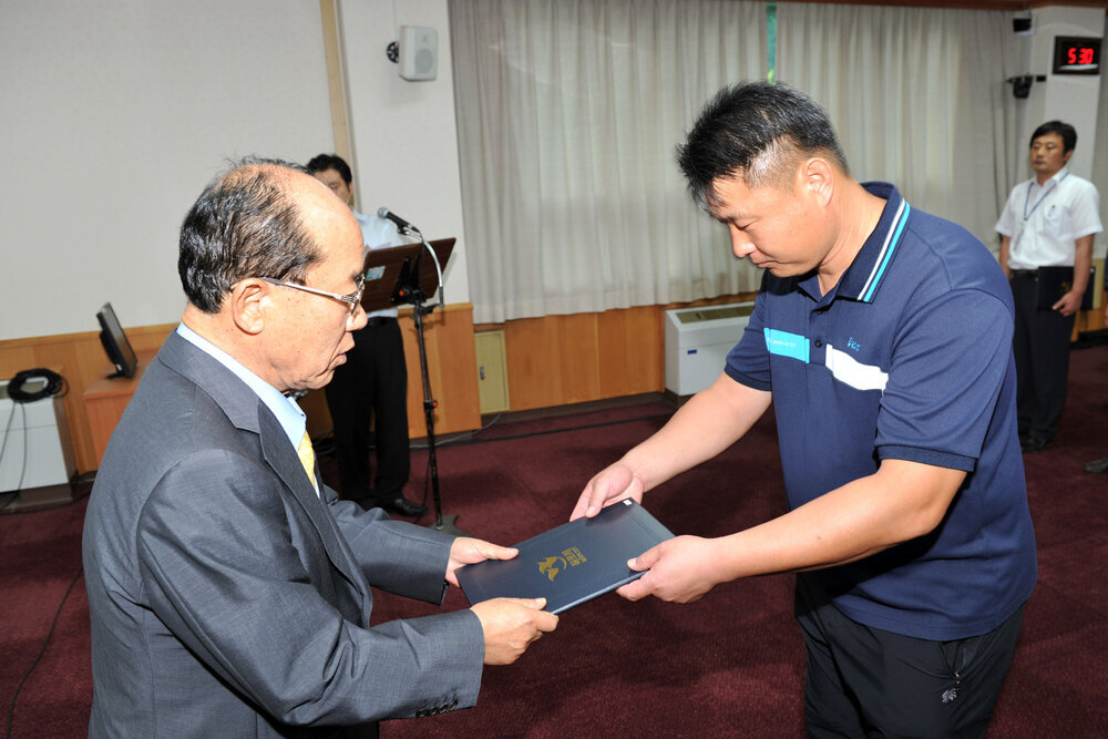 2013,9,13일자승진임용장교부08(2013,9,13,상황실).jpg