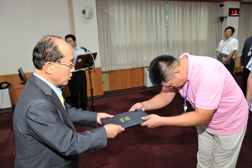 2013,9,13일자승진임용장교부09(2013,9,13,상황실).jpg