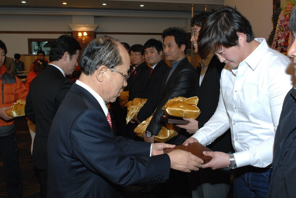 2013.12.11. 체육인의밤 시장님시상및 축사 040.jpg