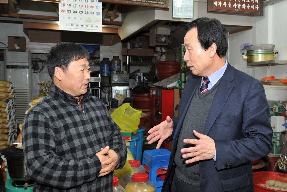 설명절전통시장방문격려11(2015,2,15,동부시장).jpg