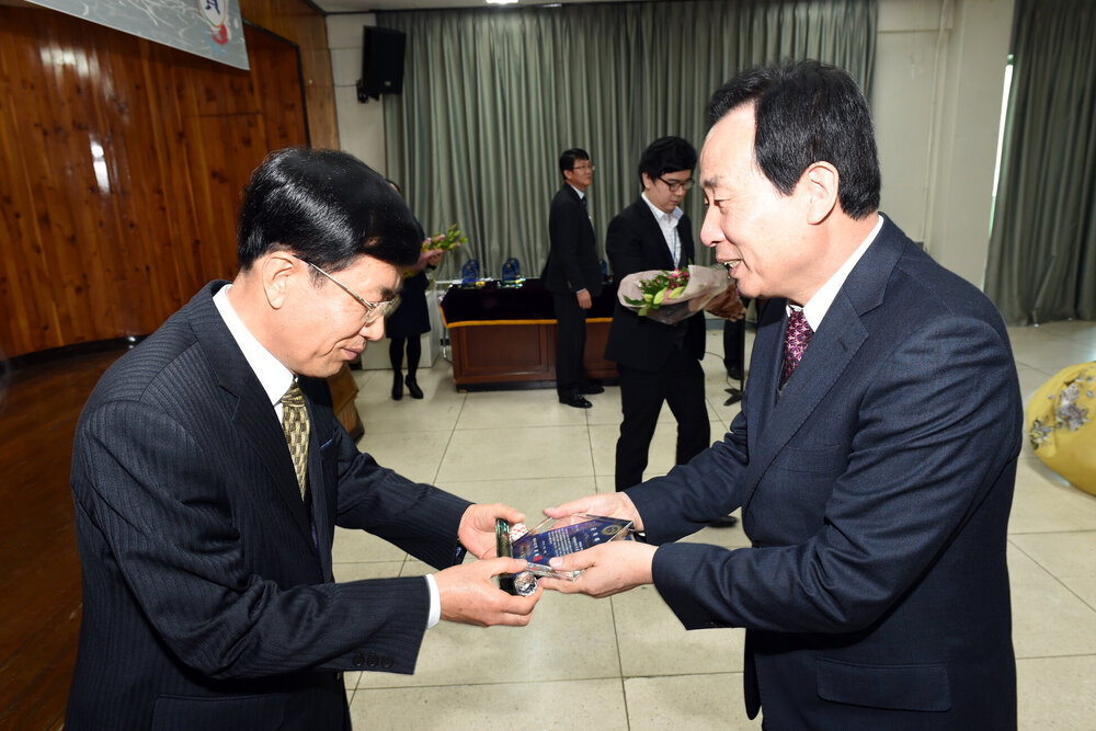 2015하반기정퇴직공무원정부포상전수식13(2015,12,29,회의실).jpg