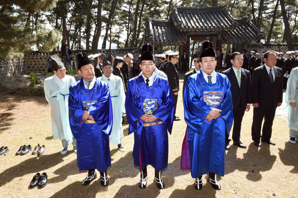 이충무공탄신제472주년기념제전식03(2017,4,28,고하도모충각).jpg