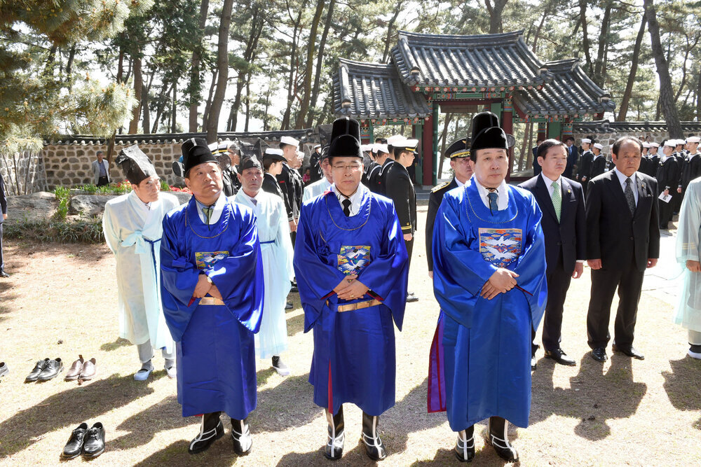 이충무공탄신제472주년기념제전식04(2017,4,28,고하도모충각).jpg
