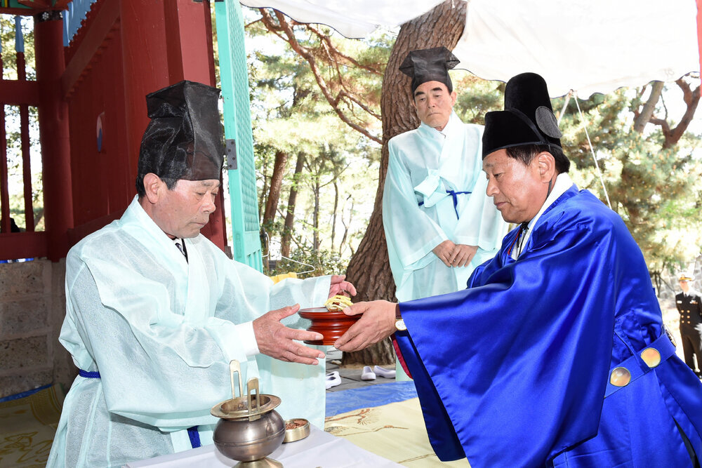 이충무공탄신제472주년기념제전식24(2017,4,28,고하도모충각).jpg