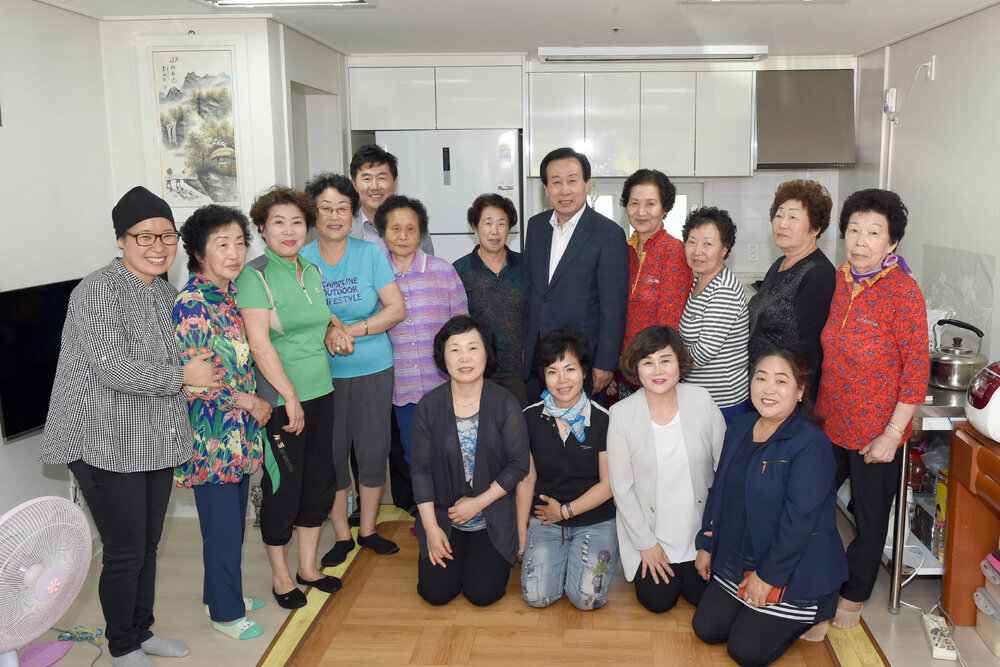 찿아가는소통의날경로당방문(2017,6,5,골드5차아파트경로당).jpg
