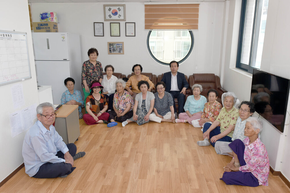 크기변환_찿아가는소통의날경로당방문(2017,7,13,근화희망2차경로당).jpg