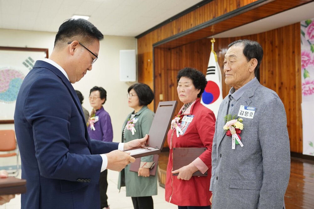 (05.08.회의실) 어버이날 기념행사-2