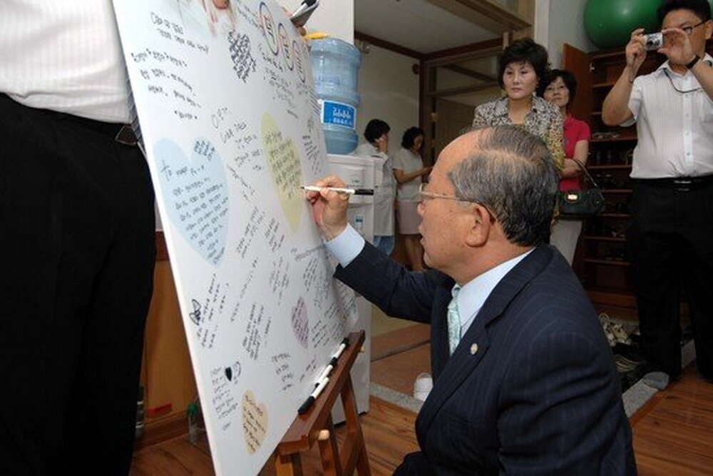 세쌍둥이출산가정돌잔치01(2009.7.25.미즈아이병원).jpg