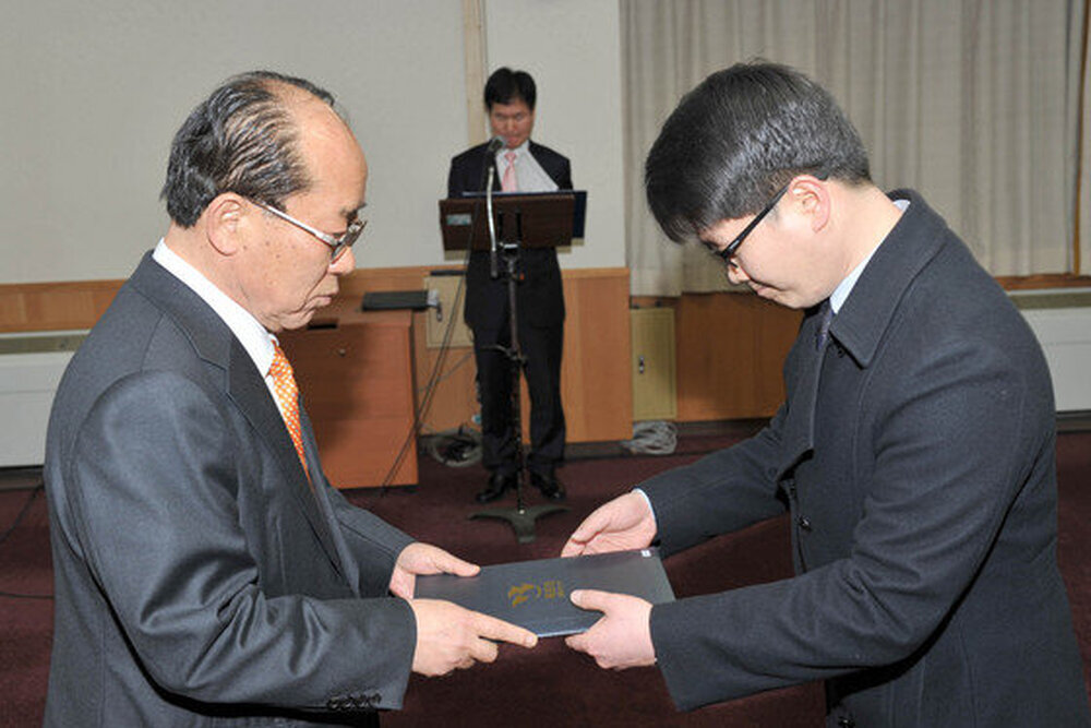 김경탁 상.jpg