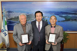 배정만,박병식감사패전달05(2014,11,5,시장실).jpg